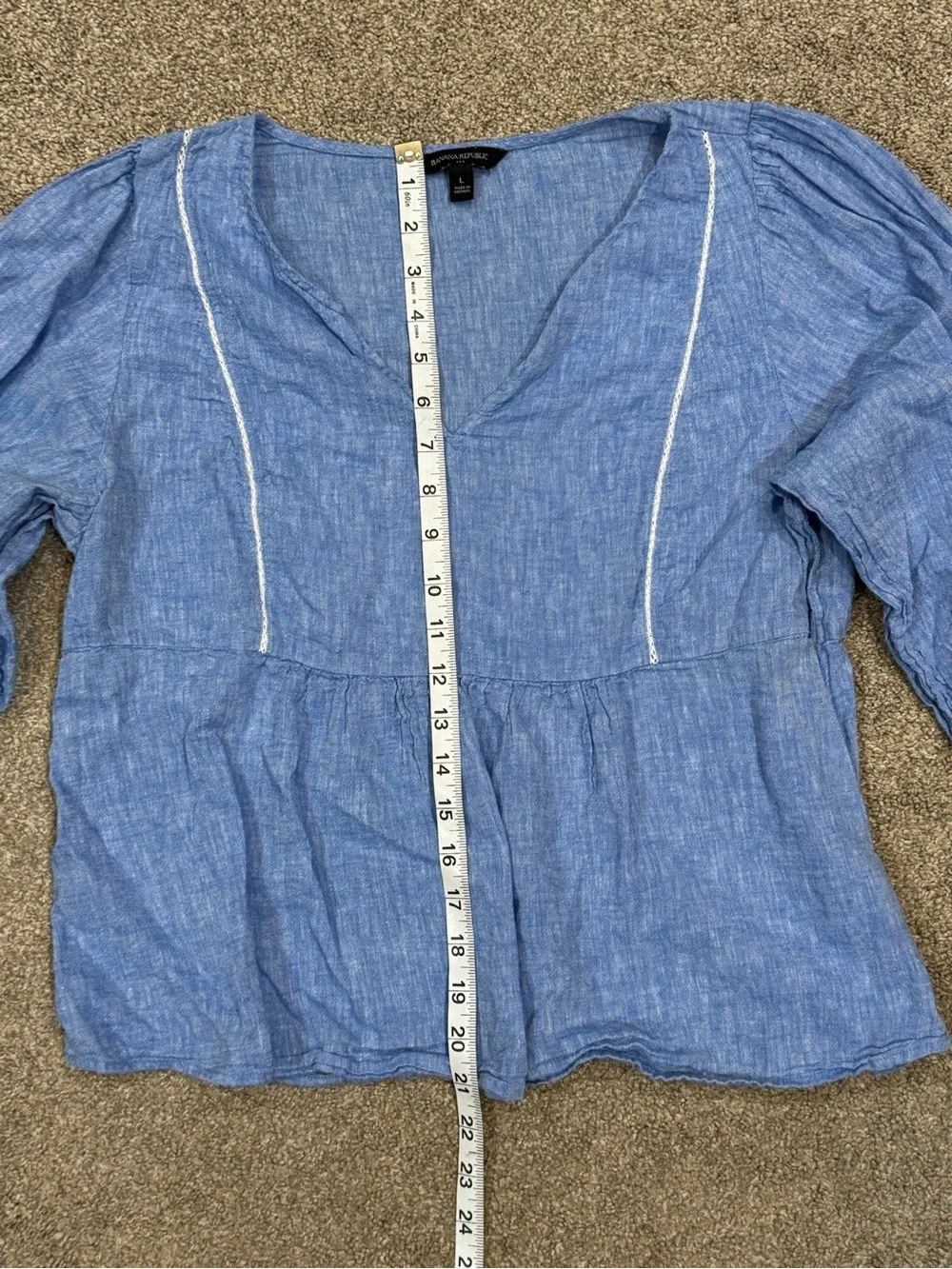 Banana Republic Chambray Lace Top Blouse Women's Large Blue Linen V-neck
